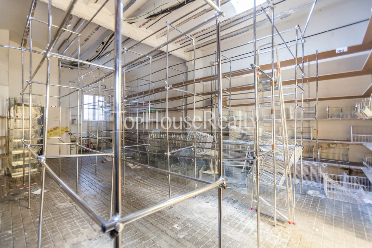 Impeccable comercial property on Rambla Catalunya