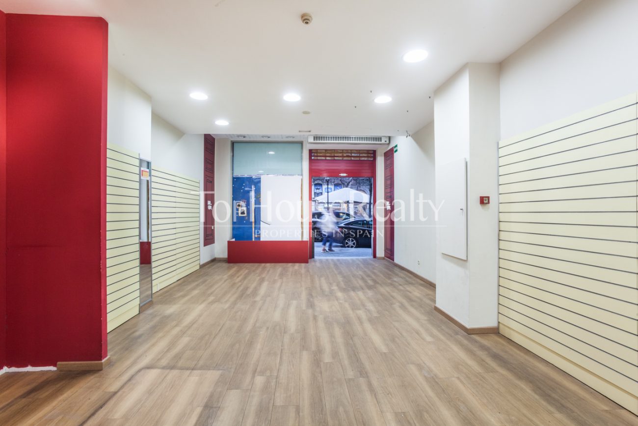 Impeccable comercial property on Rambla Catalunya