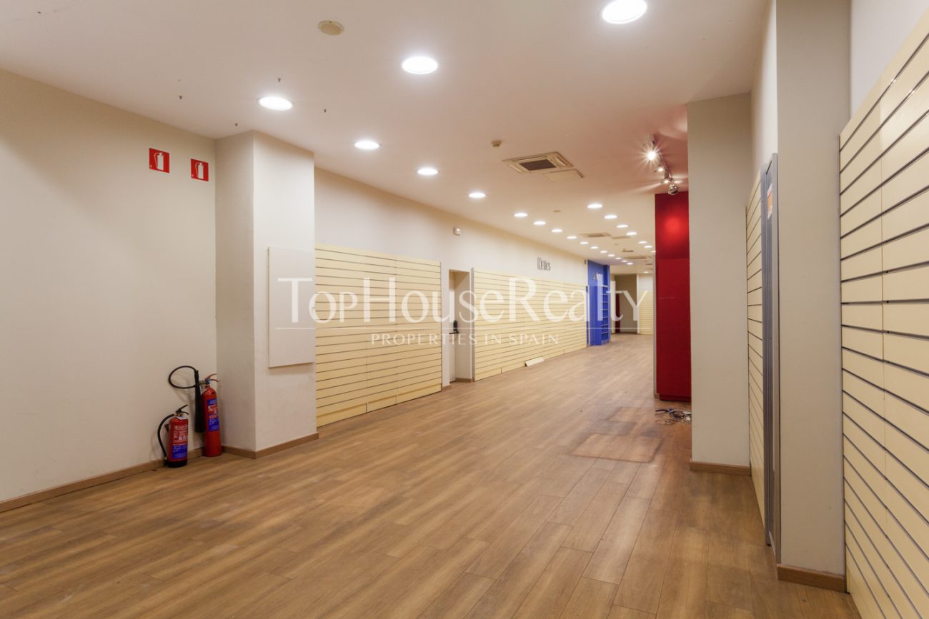 Impeccable comercial property on Rambla Catalunya