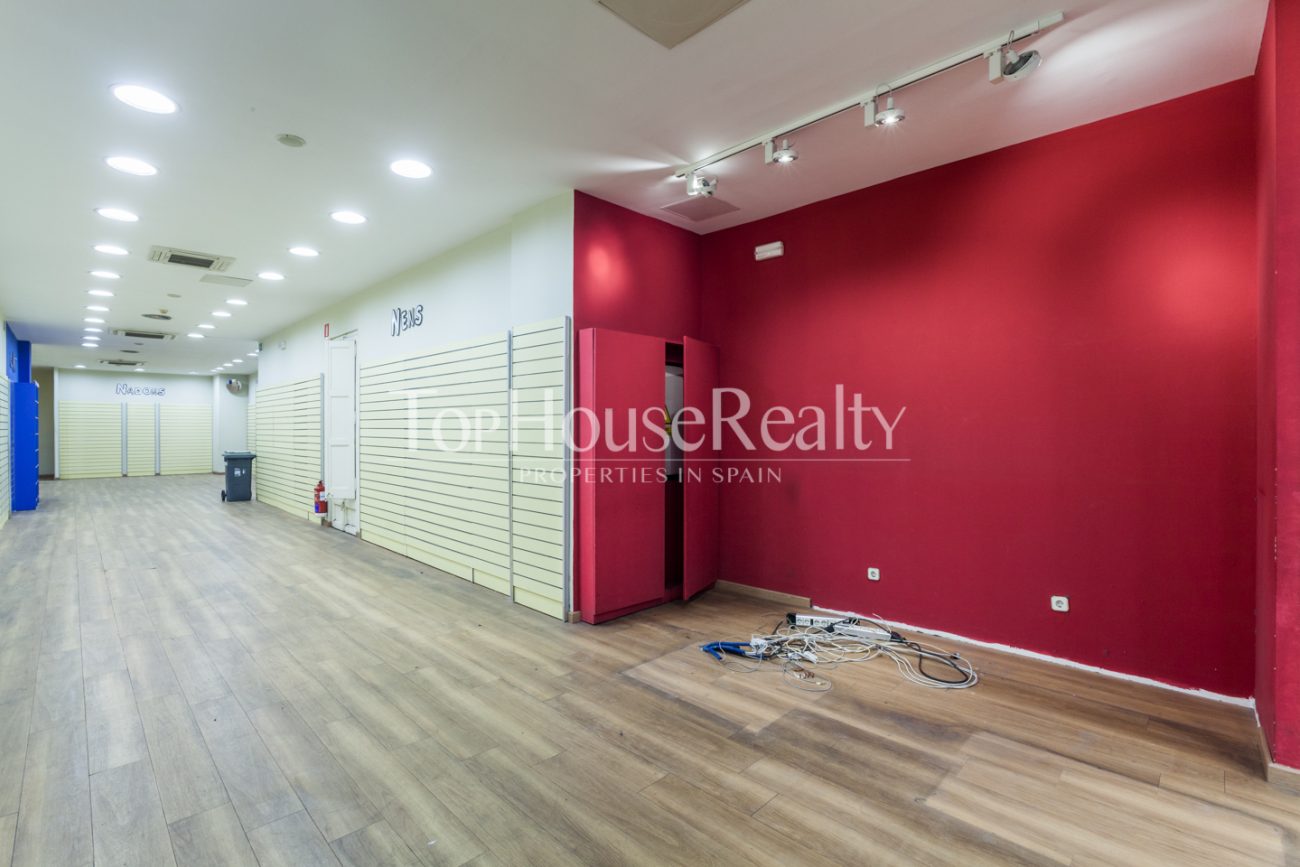 Impeccable comercial property on Rambla Catalunya