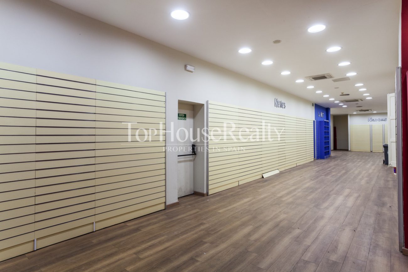 Impeccable comercial property on Rambla Catalunya