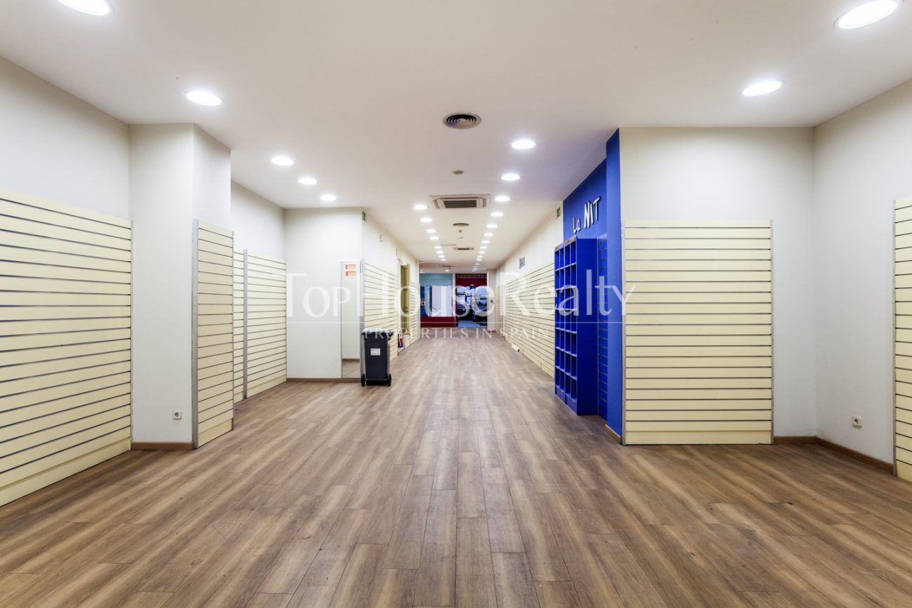 Impeccable comercial property on Rambla Catalunya