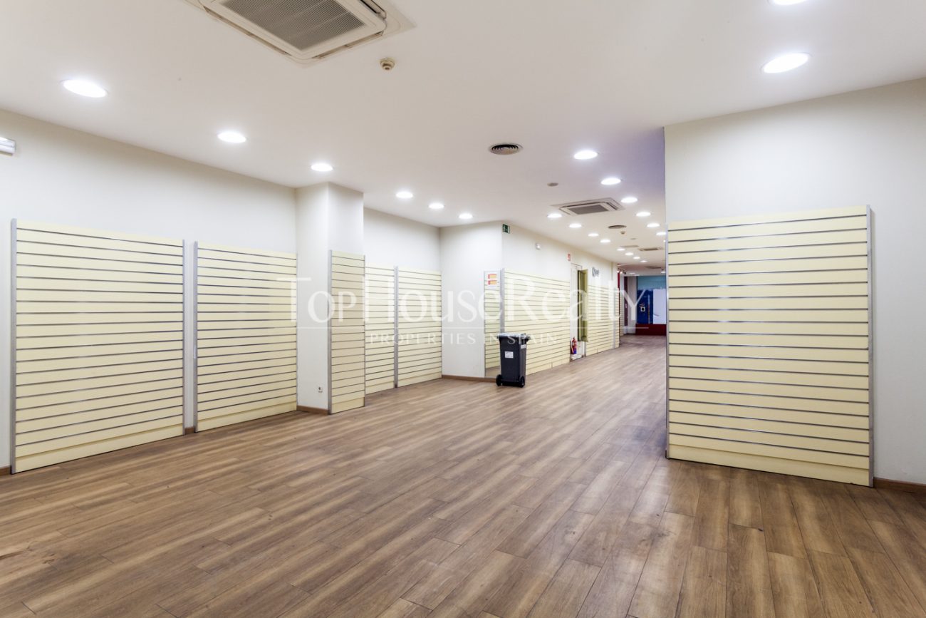 Impeccable comercial property on Rambla Catalunya