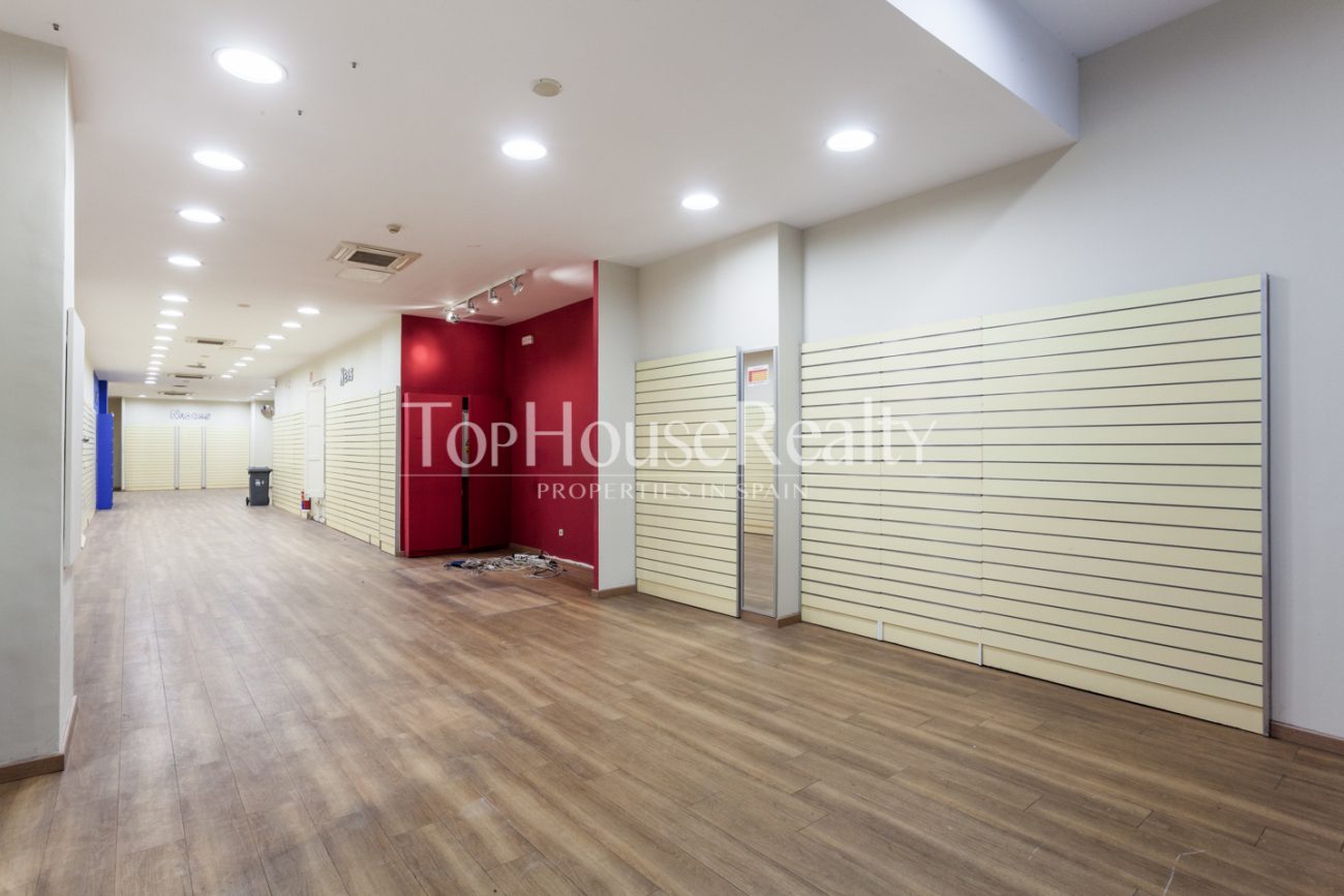 Impeccable comercial property on Rambla Catalunya