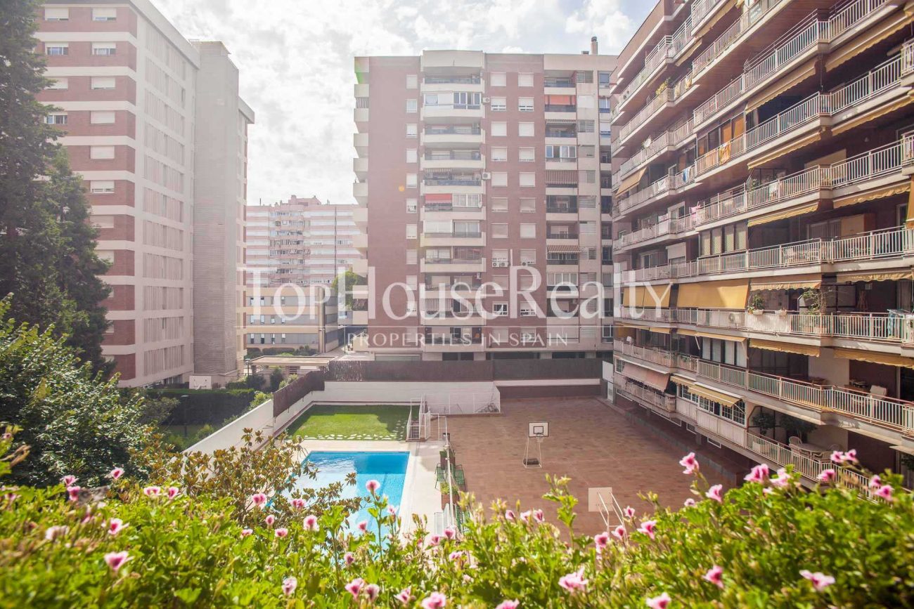 Excellent apartment with community pool