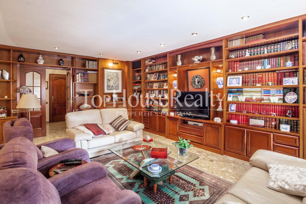 Excellent apartment with community pool