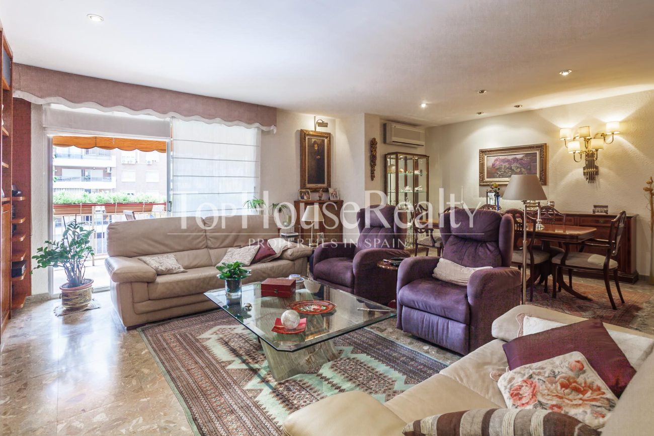 Excellent apartment with community pool