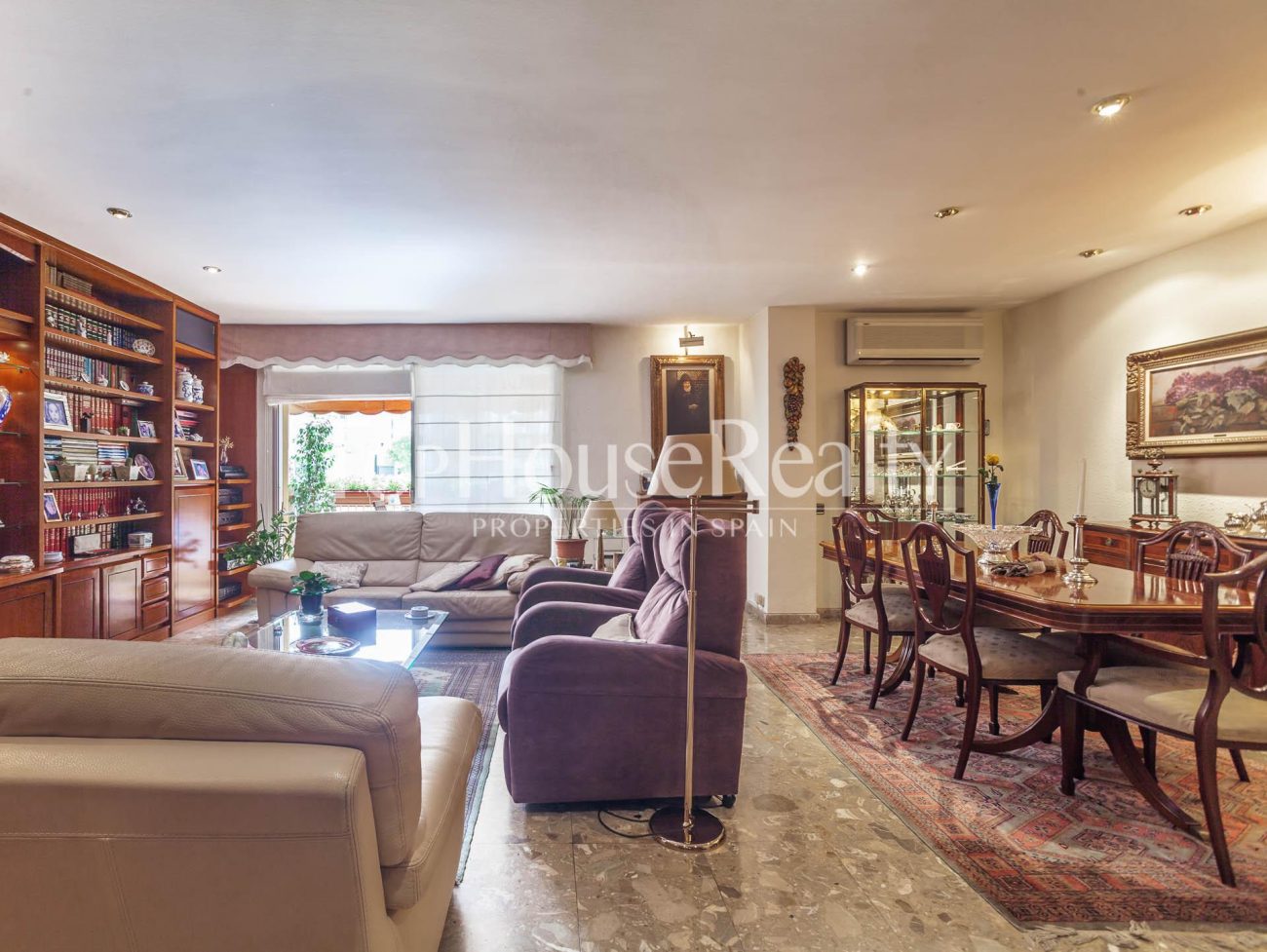 Excellent apartment with community pool