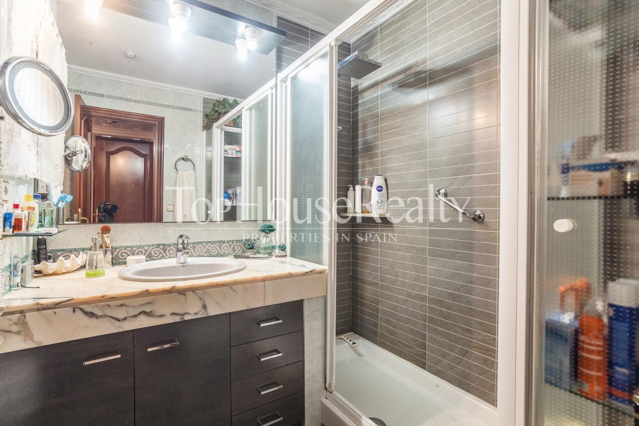 Excellent apartment with community pool
