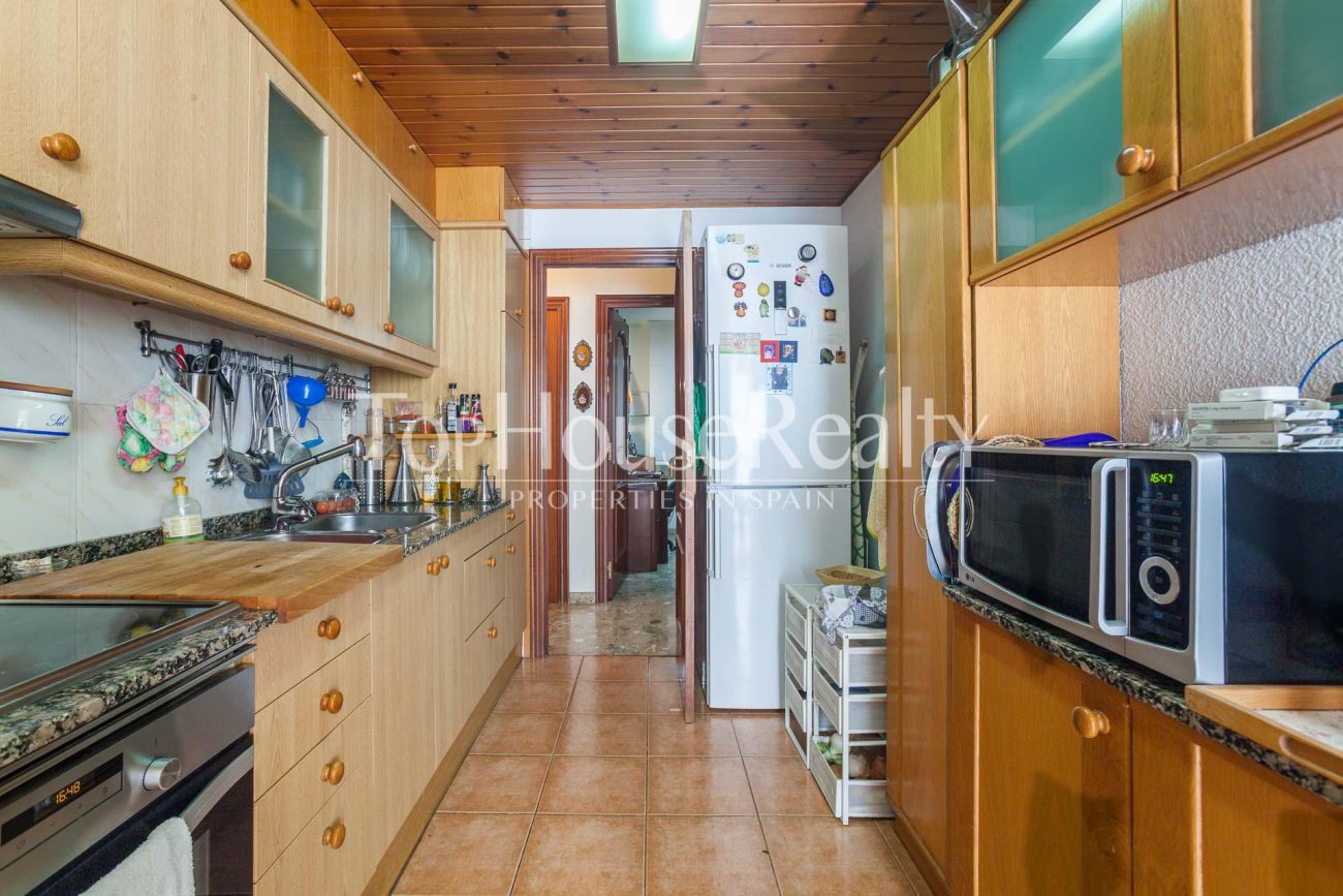 Excellent apartment with community pool