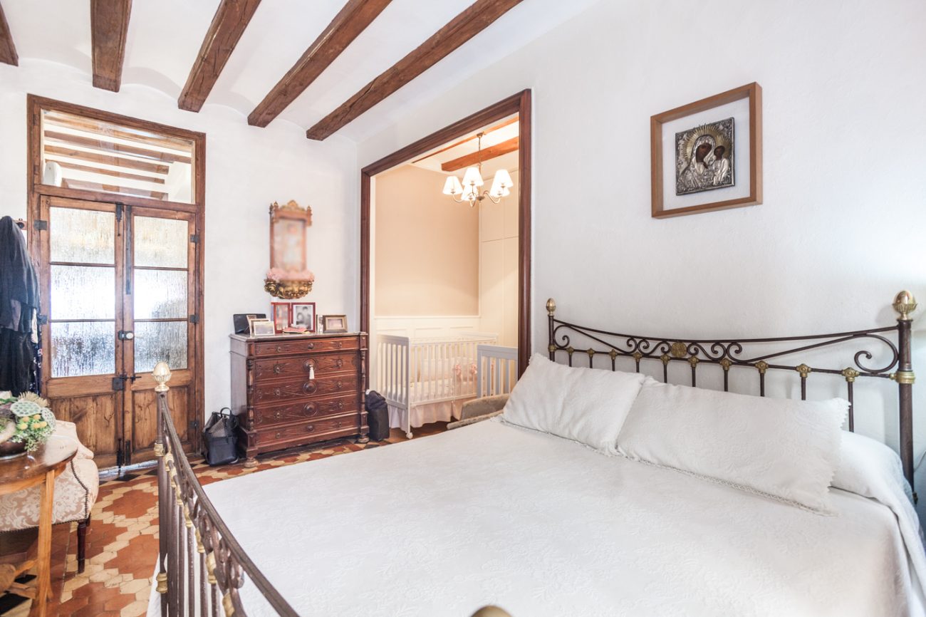 Two apartments for sale in el Gòtic district