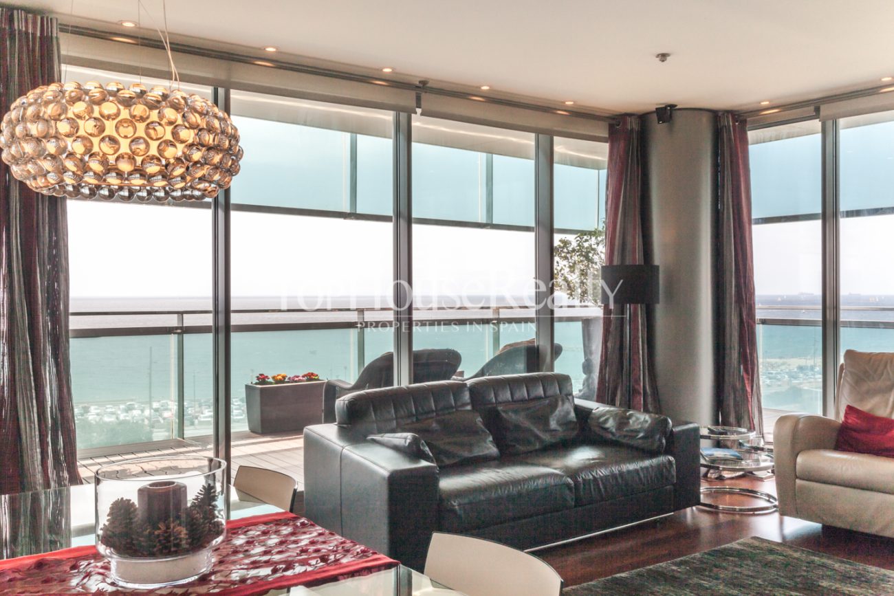 Exclusive flat by the sea