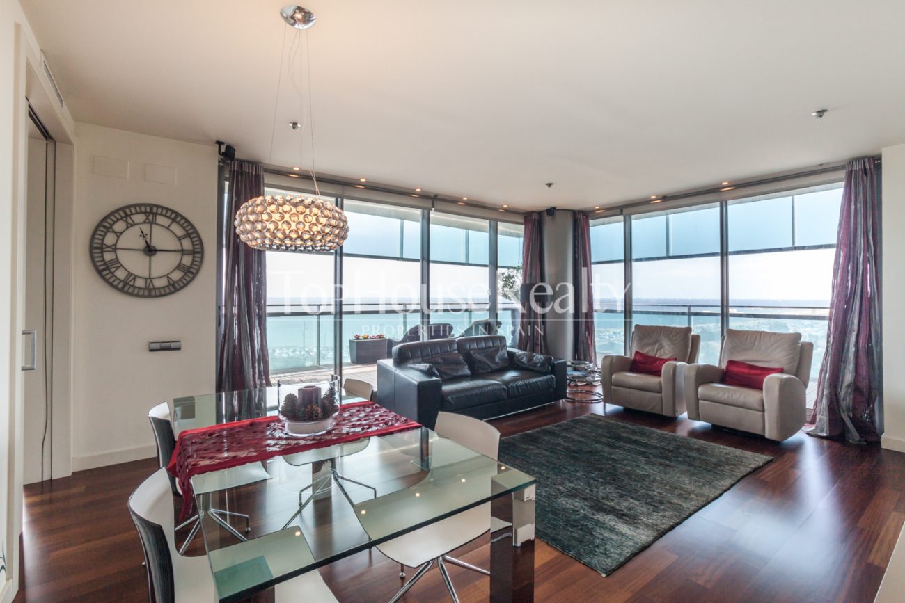 Exclusive flat by the sea