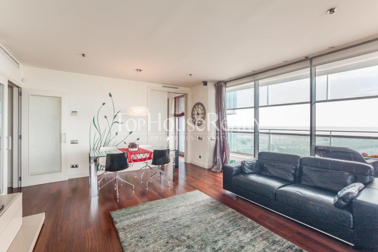 Exclusive flat by the sea