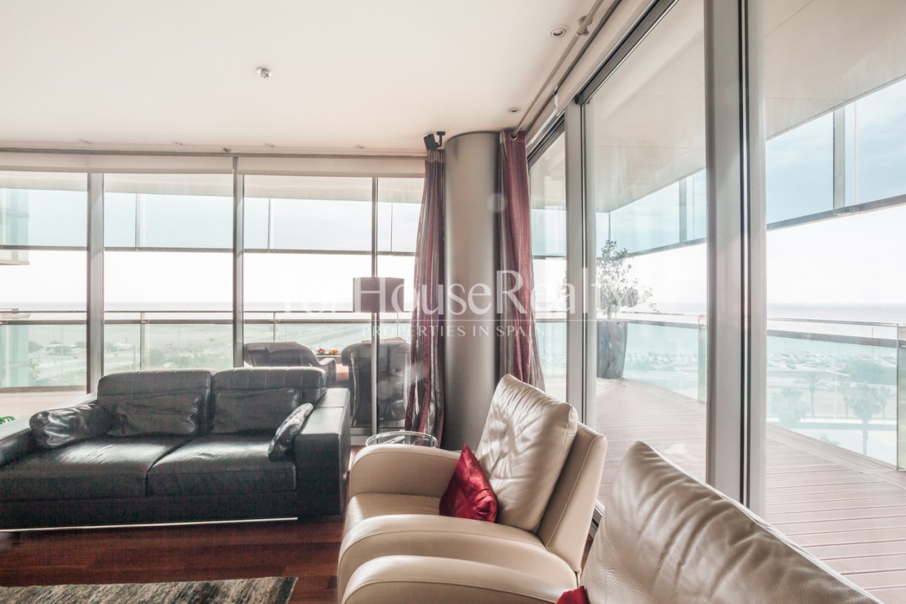 Exclusive flat by the sea