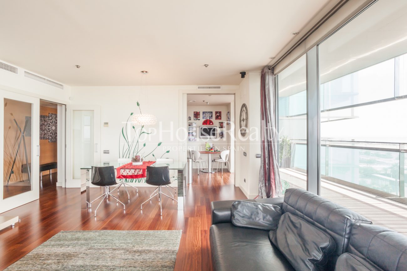 Exclusive flat by the sea