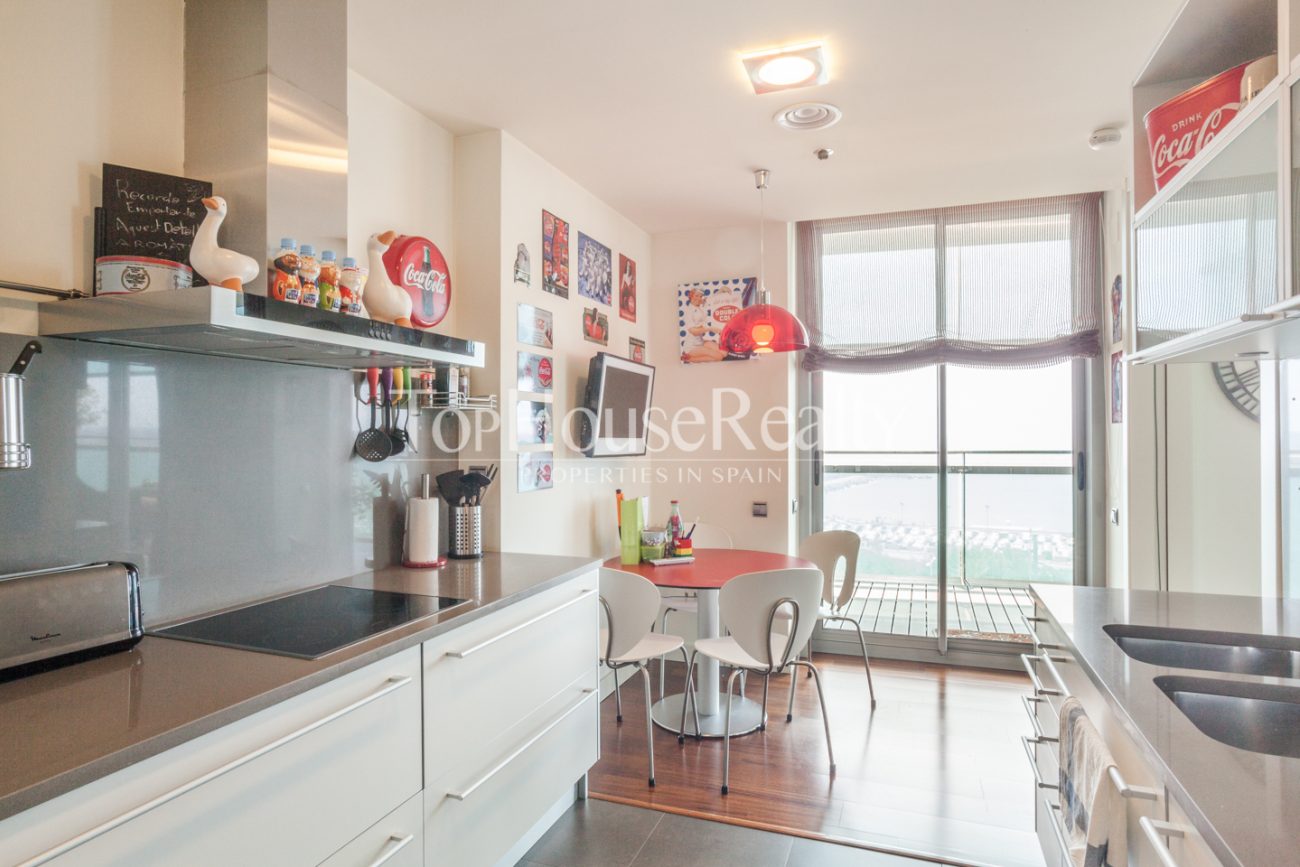 Exclusive flat by the sea