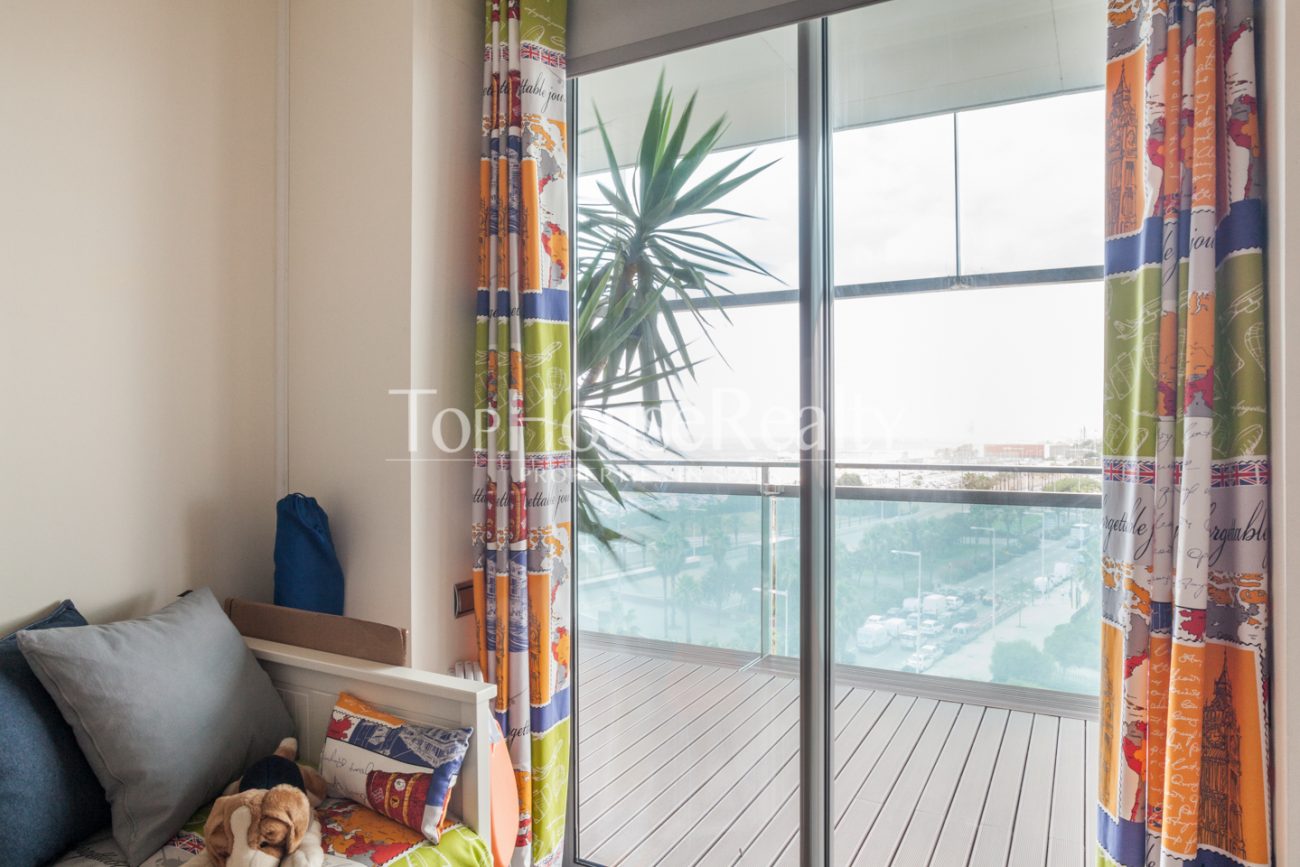 Exclusive flat by the sea