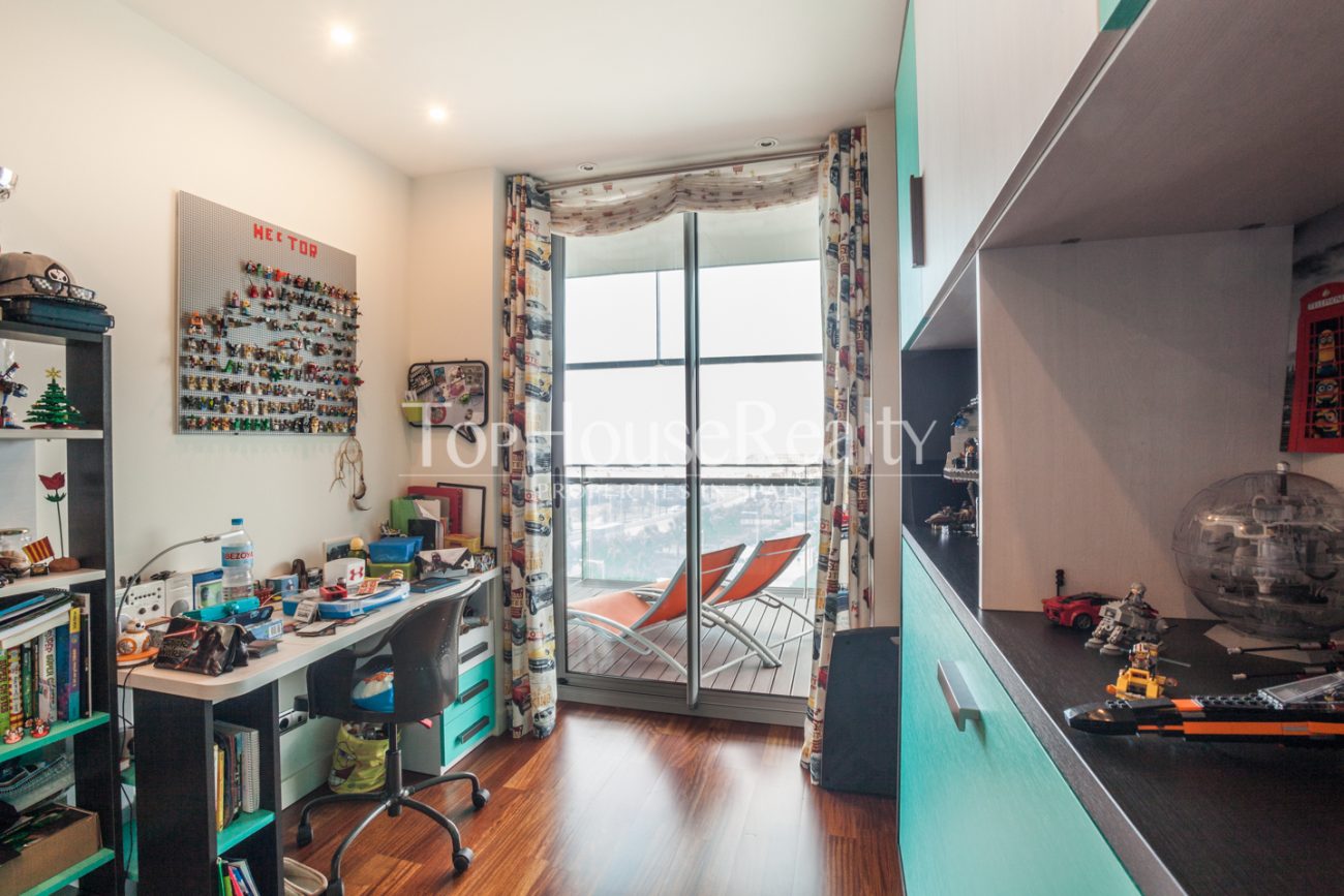 Exclusive flat by the sea