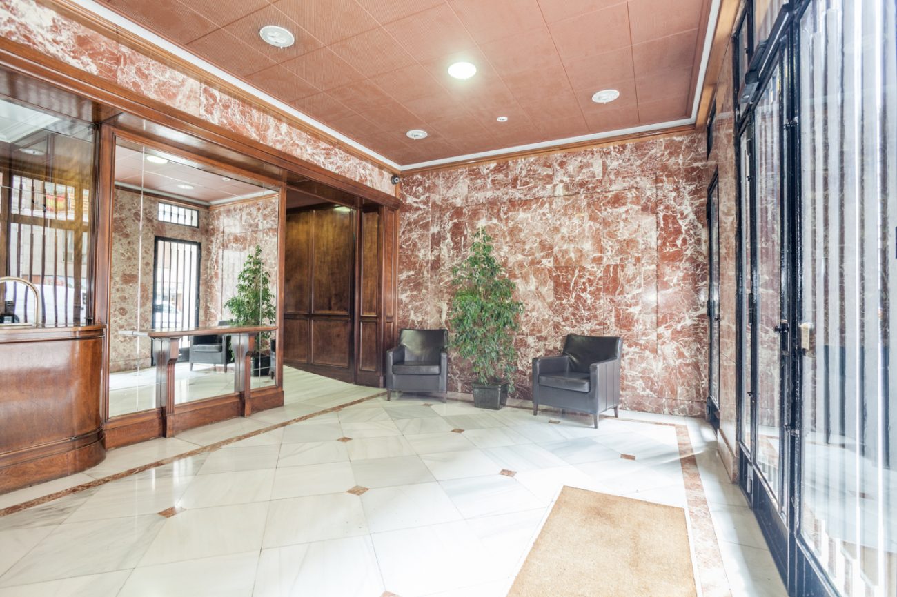 Flat to be restored for sale, great investment opportunity