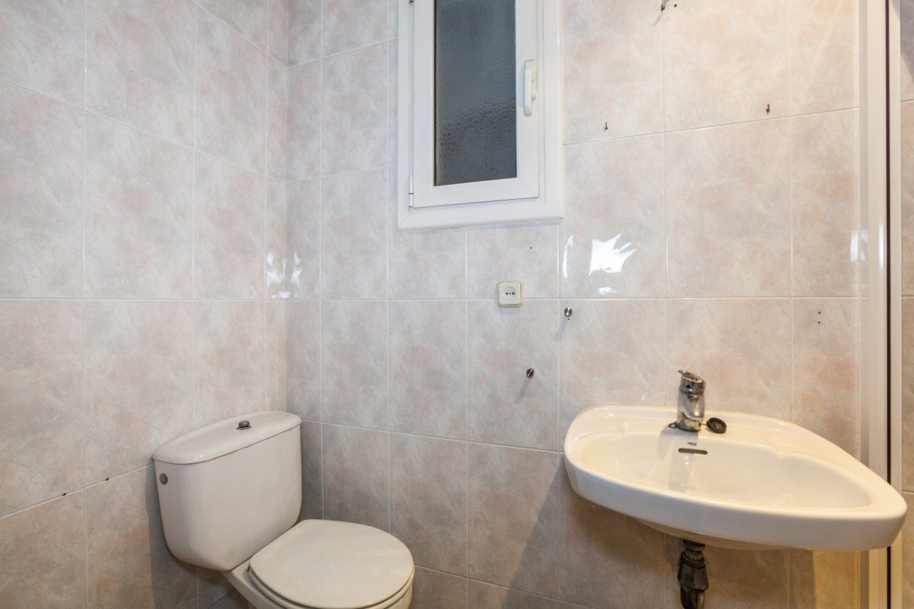 Flat to be restored for sale, great investment opportunity