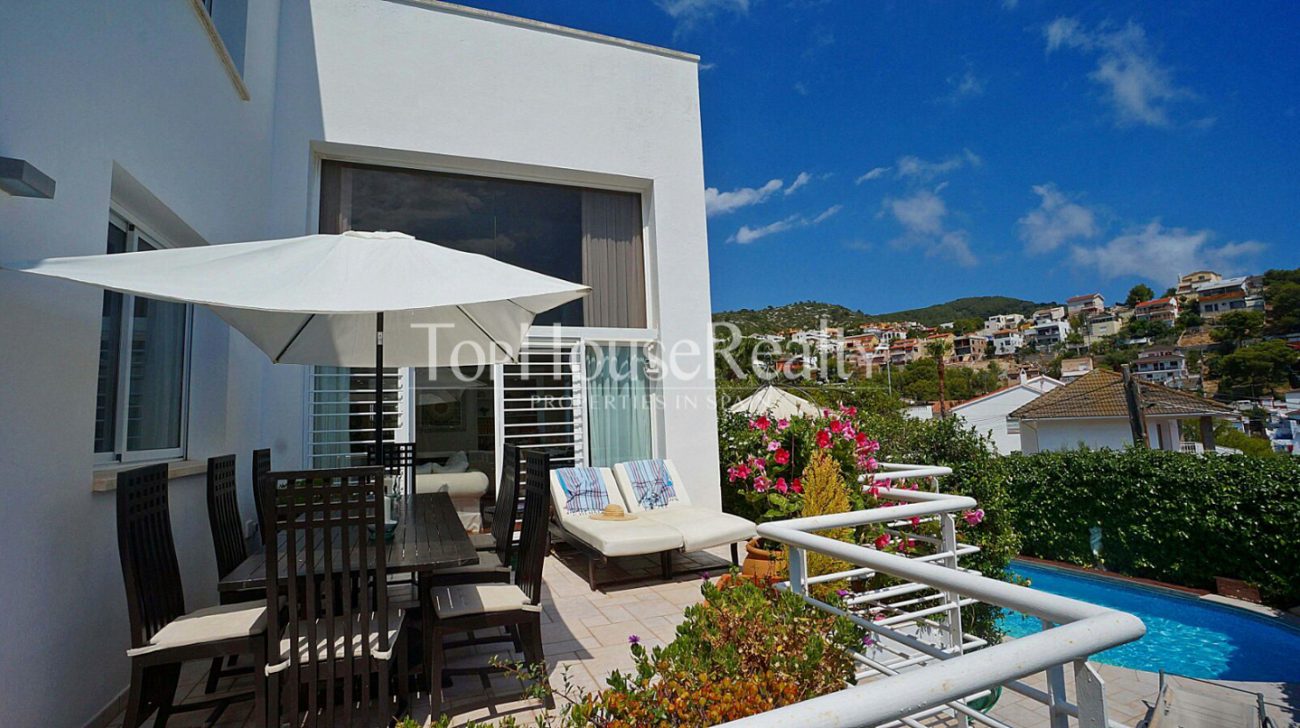 Luxury tower for sale in Sitges