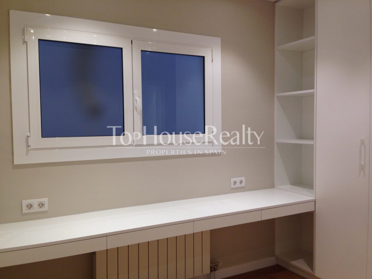 Exclusive renovated designer flat