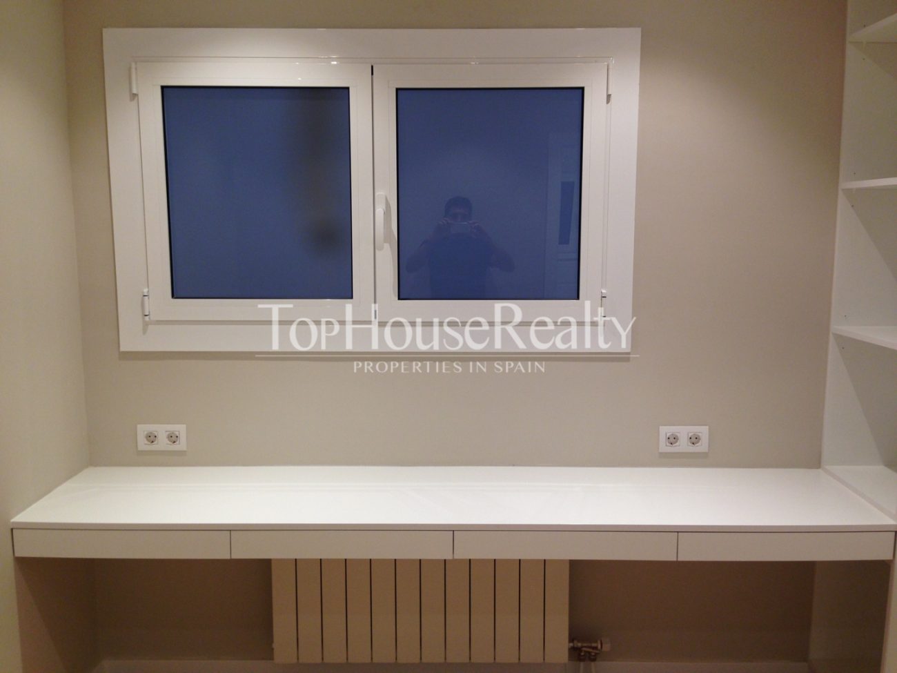 Exclusive renovated designer flat
