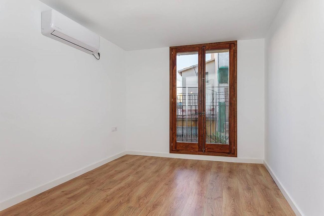 Light apartment in the “coolest” district of Barcelona