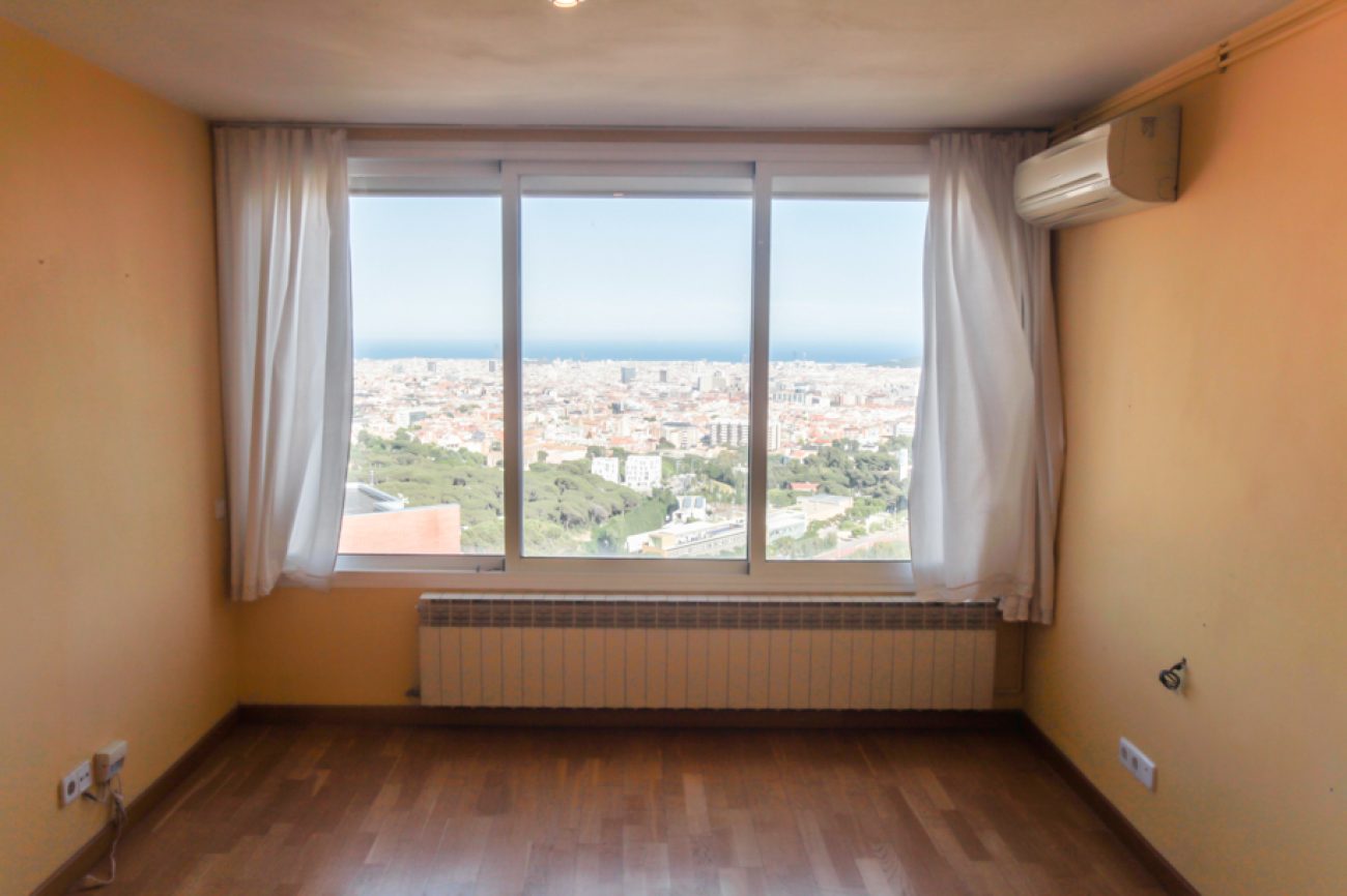 Comfortable  townhouse with sea views