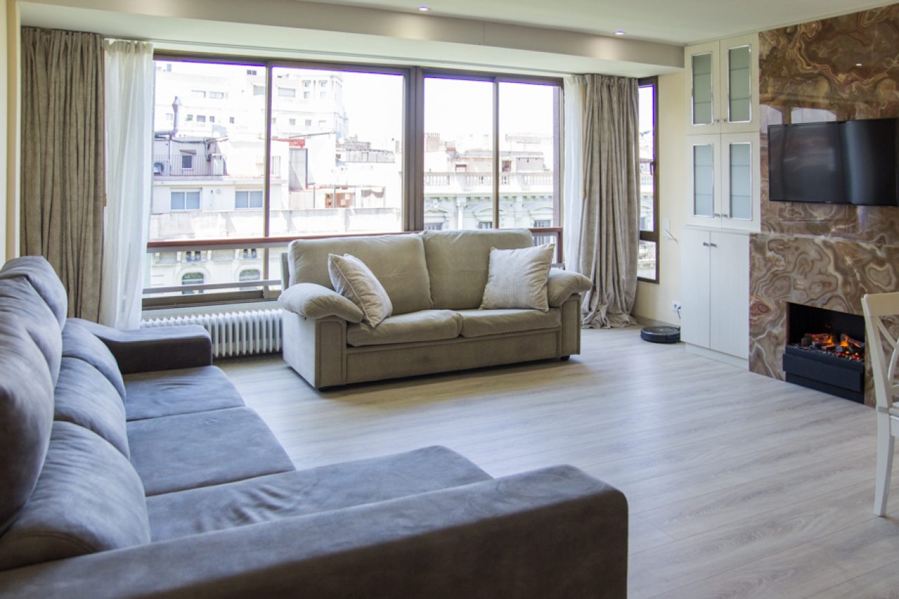 Spacious flat very close to Plaça Catalunya