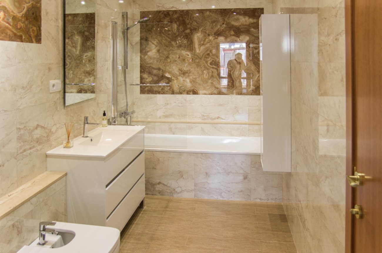 Spacious flat very close to Plaça Catalunya
