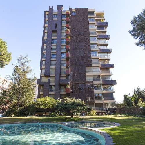Great opportunity to reform in an exclusive urbanization in Pedralbes