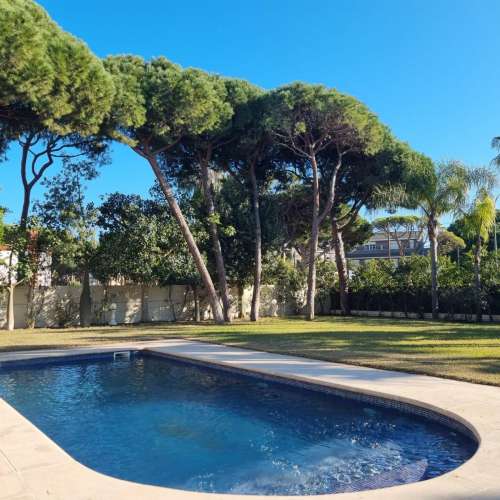 Location of the house: the quietest area, less than 100 meters to Castelldefels beach