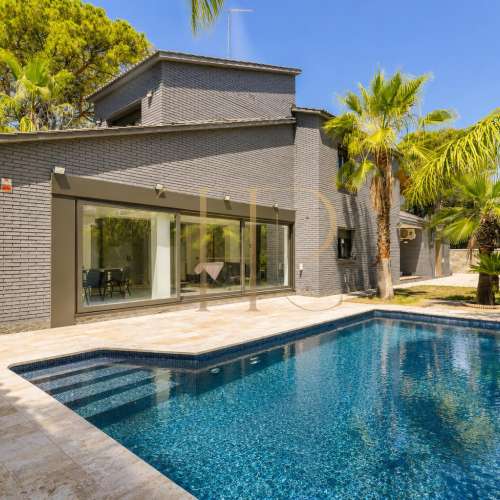 Exclusive Newly Renovated Designer Villa in La Pineda, Castelldefels