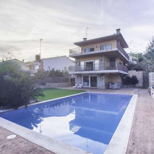 House with views in Castelldefels