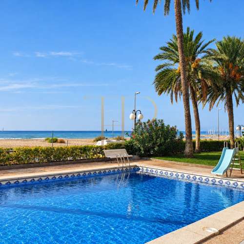 Apartment with balcony and sea views in Les Botigues de Sitges