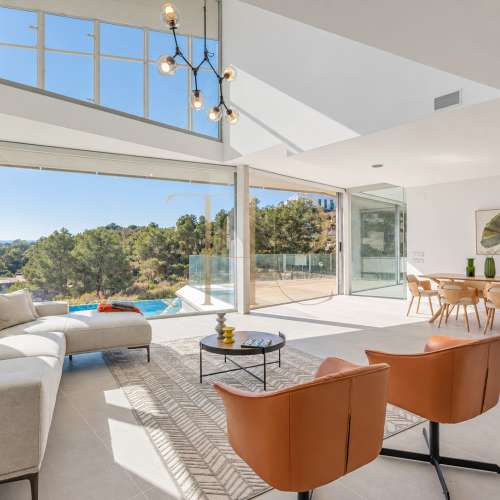 Sea-view villa in Can Girona with pool and lift