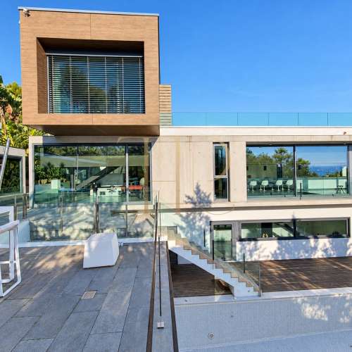 Sea-view villa with guest house in Can Girona, Sitges