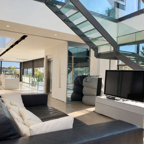 Sea-view villa with guest house in Can Girona, Sitges