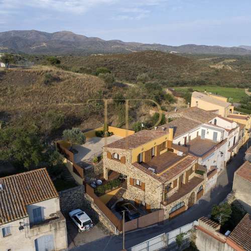 Stone house with garden and terraces in Rabós, Alt Empordà