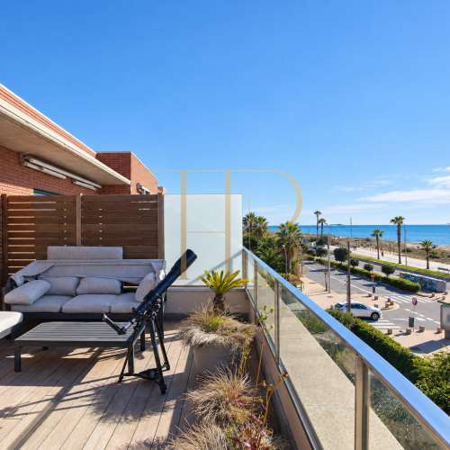 Seafront townhouse in La Pineda, Castelldefels — sold