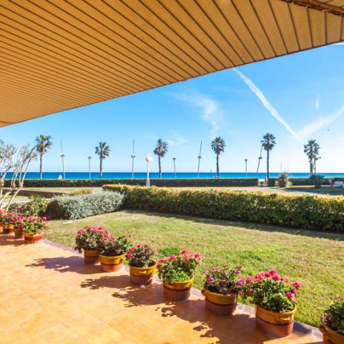 Flat only 50 metres from the beach in the Costa Brava
