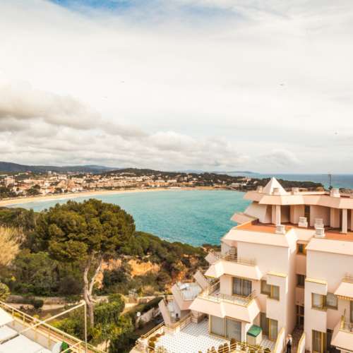 Penthouse with magnificent sea views close to the beach