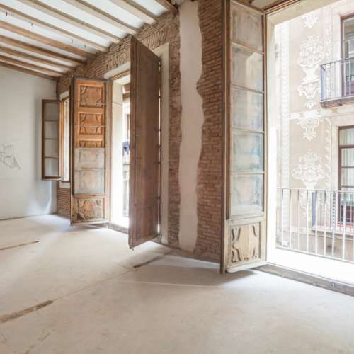 Impressive apartment in the historic center of Barcelona