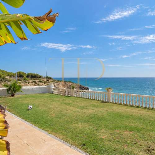 House with stunning sea views