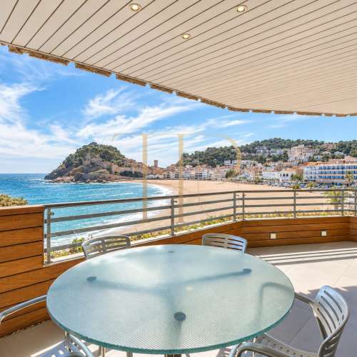 Seafront apartment for sale in Tossa de Mar
