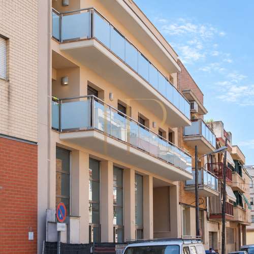Residential building with eleven homes in Badalona