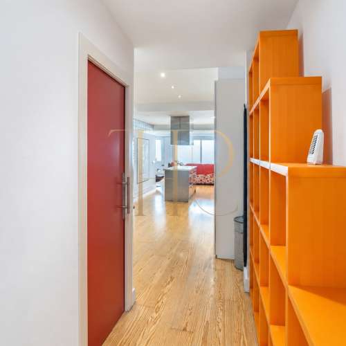 Apartment with private terrace for sale in Enric Granados, Barcelona