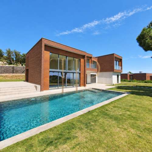 Contemporary villa with sea views in Llavaneres